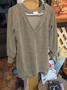 Pink Lily Green Sweater Top